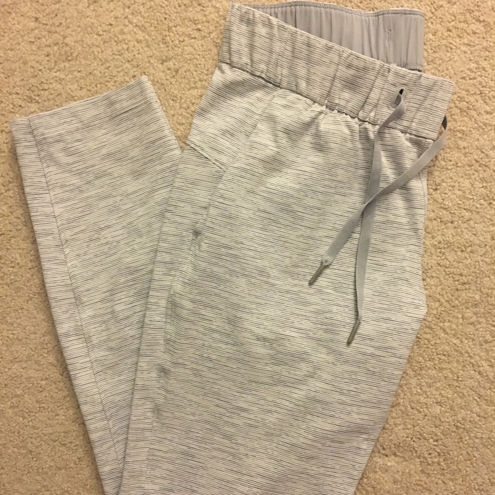 Lululemon On The Fly 7/8 Pant Size 4